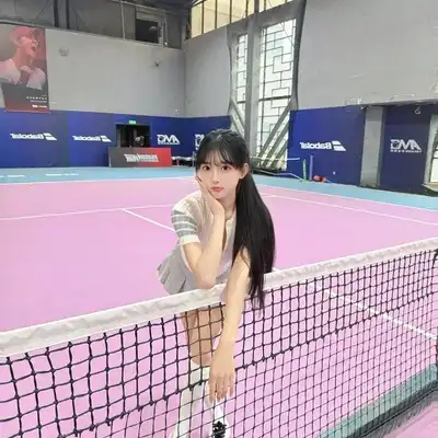 康静翔